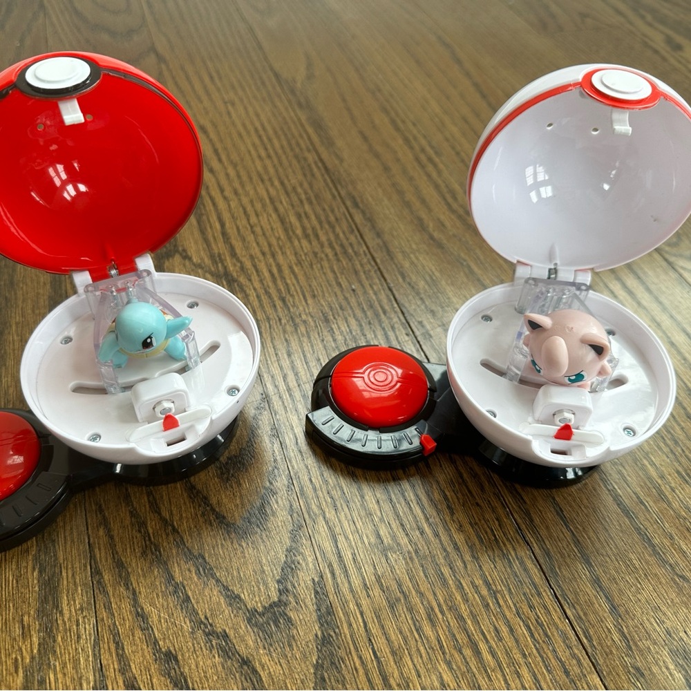 Pokemon Game * Almost New